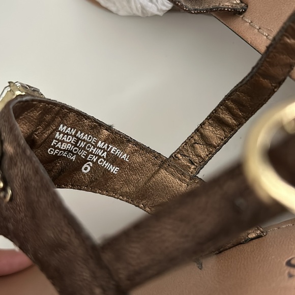 Guess brand sandals - Picture 6 of 6